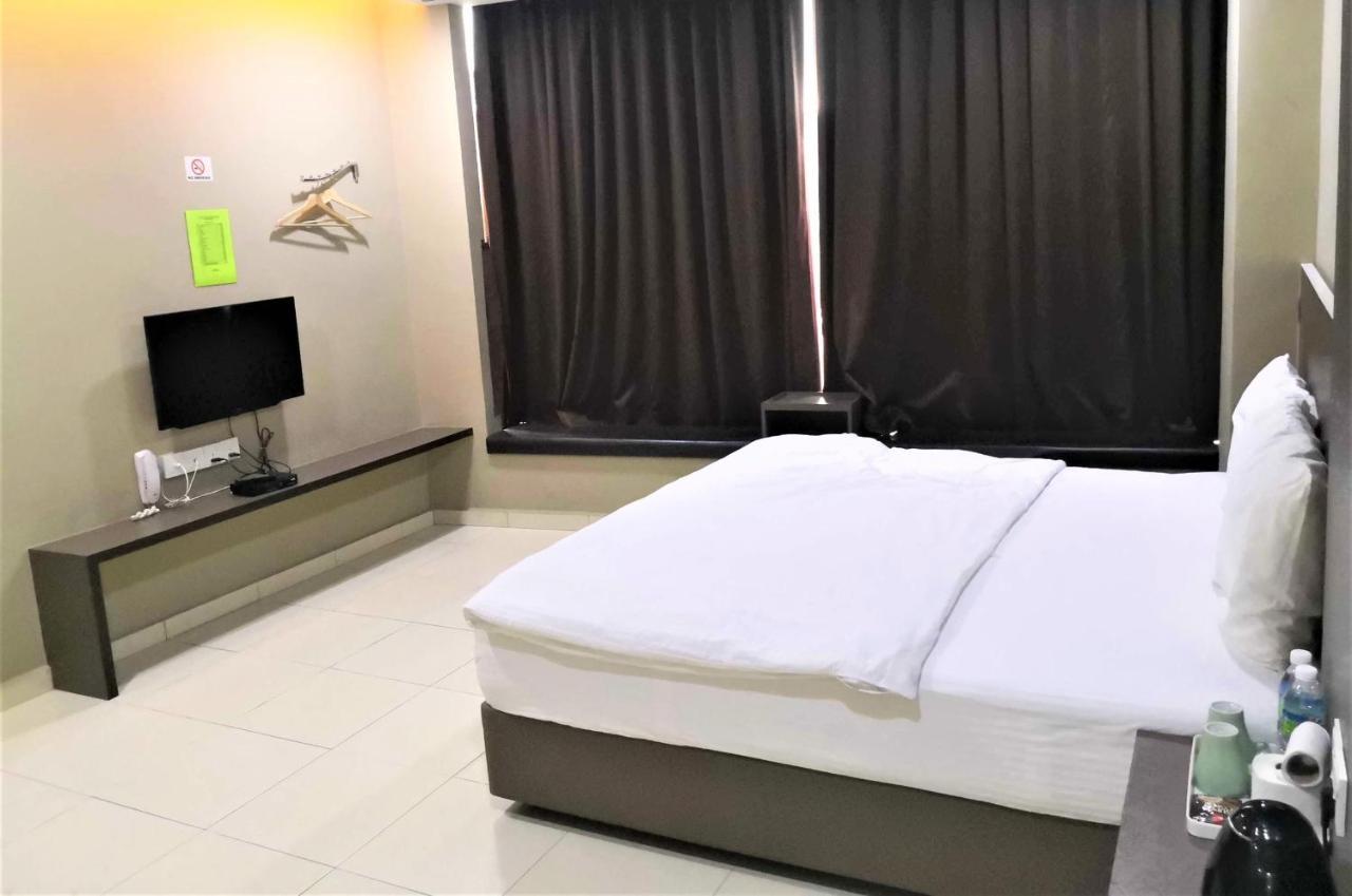 Tropika Garden Hotel Kulai Johor Bahru Exterior foto