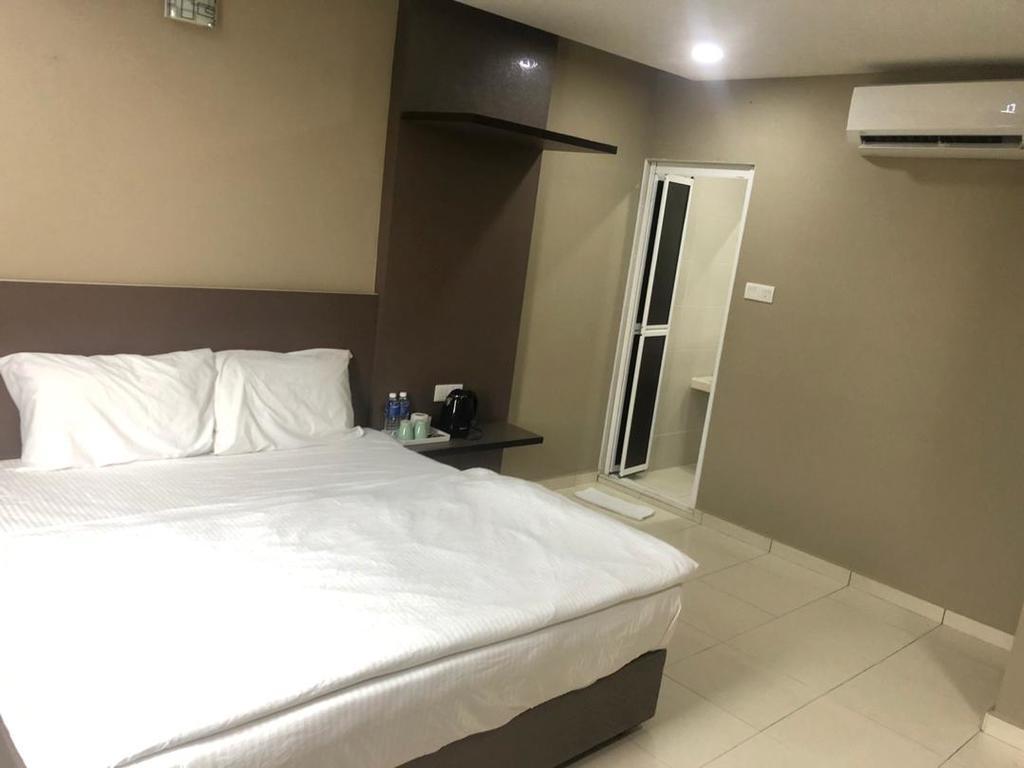 Tropika Garden Hotel Kulai Johor Bahru Exterior foto